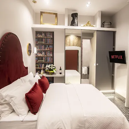 Three Toledo בית הארחה