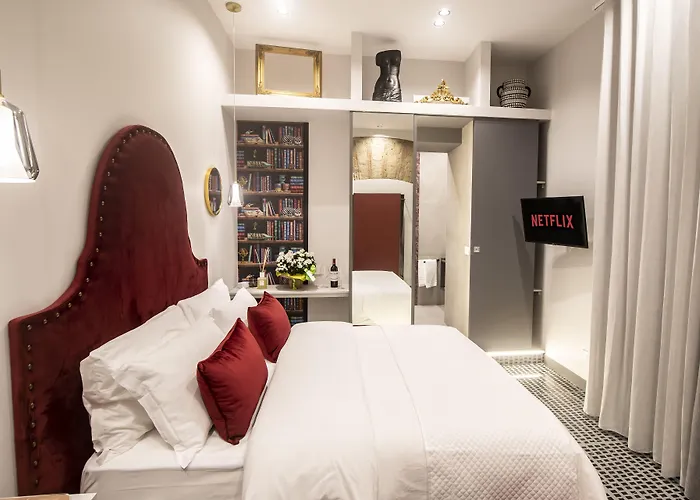 Three Toledo Konukevi